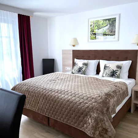 Krone 3* ケーニッヒスヴィンター