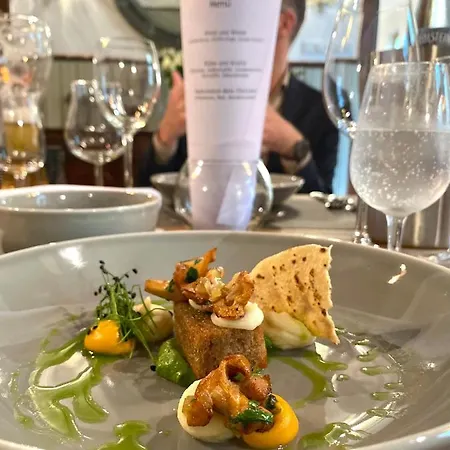 Ξενοδοχείο Krone 3*